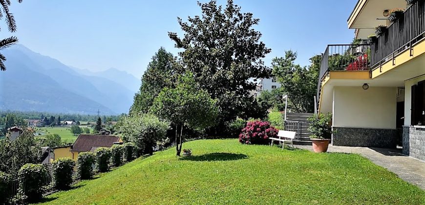 Foto Villa bifamiliare con ampio terreno, Preglia