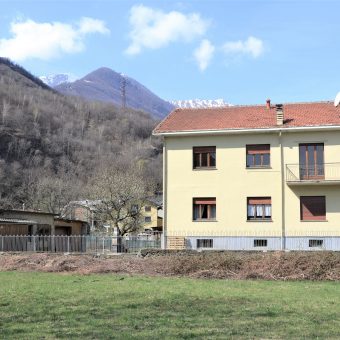 Villa bifamiliare da ristrutturare, Megolo