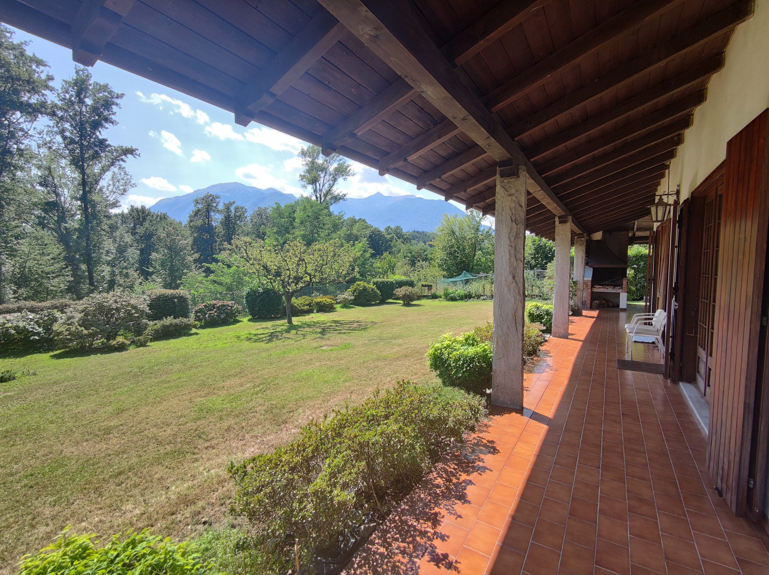 Foto Villa singola con ampio giardino, Mergozzo