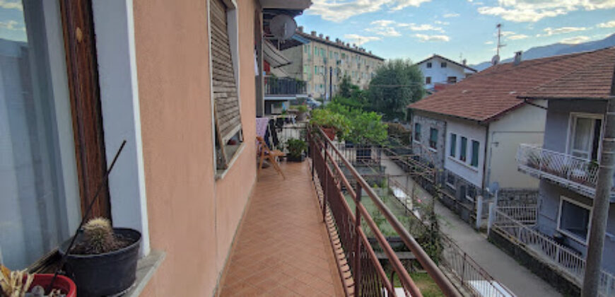 Foto Trilocale con terrazzino e giardinetto, Omegna