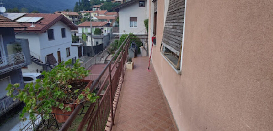 Foto Trilocale con terrazzino e giardinetto, Omegna