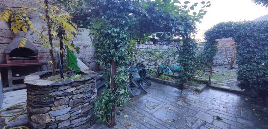 Foto Casa semi indipendente con giardino, Gravellona Toce