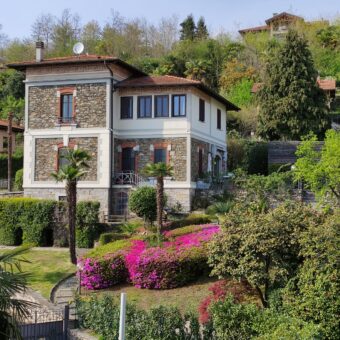 Villa Indipendente con piscina, Zoverallo