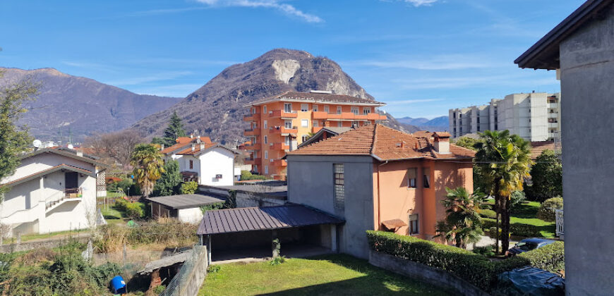 Foto Quadrilocale con doppi servizi, box e cantina, Gravellona Toce