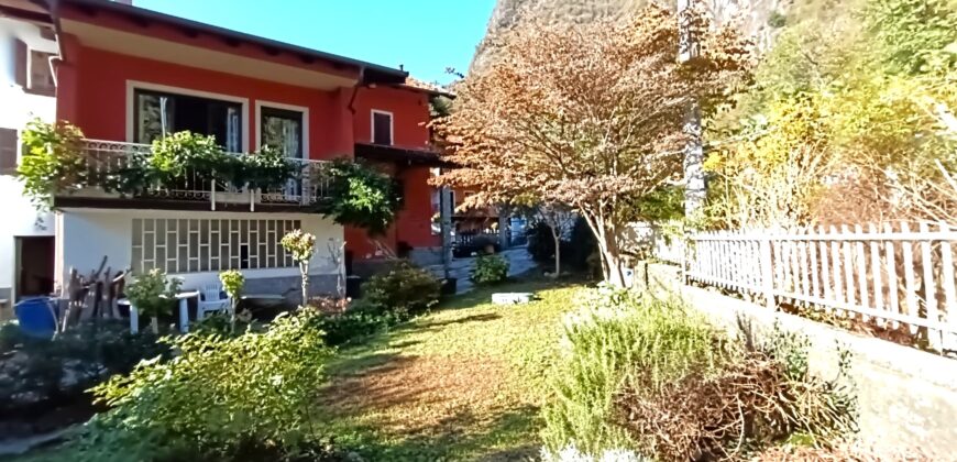 Foto Casa semi indipendente con giardino, Mergozzo