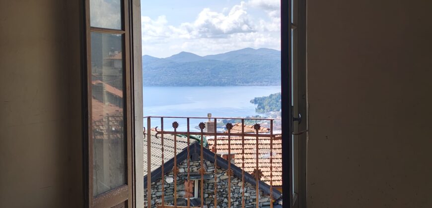 Foto Porzione di casa con vista lago, Arizzano