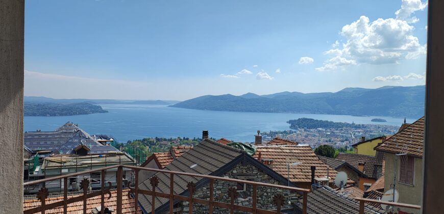 Foto Porzione di casa con vista lago, Arizzano