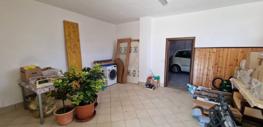 Foto Villa bifamiliare con ampio giardino, Pedemonte