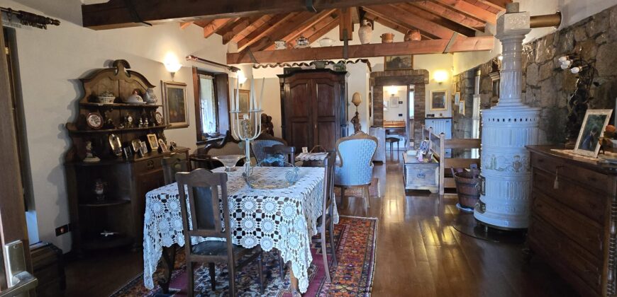 Foto Villa indipendente baciata dal sole e immersa nel verde, Granerolo
