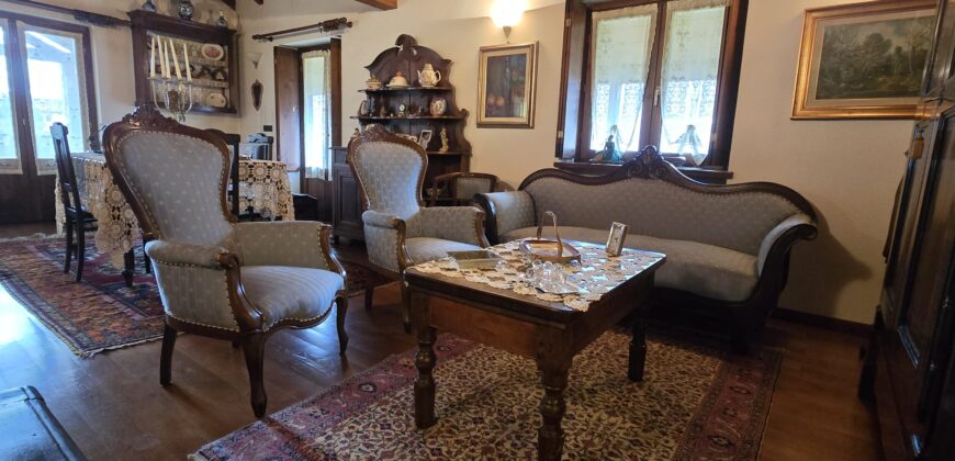 Foto Villa indipendente baciata dal sole e immersa nel verde, Granerolo