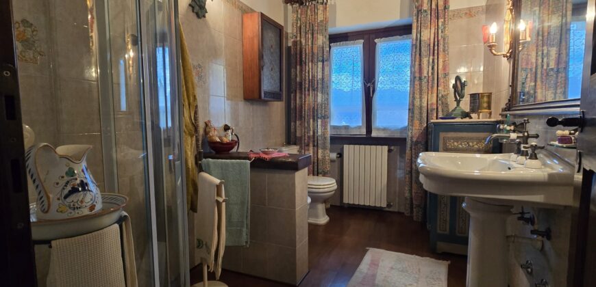 Foto Villa indipendente baciata dal sole e immersa nel verde, Granerolo