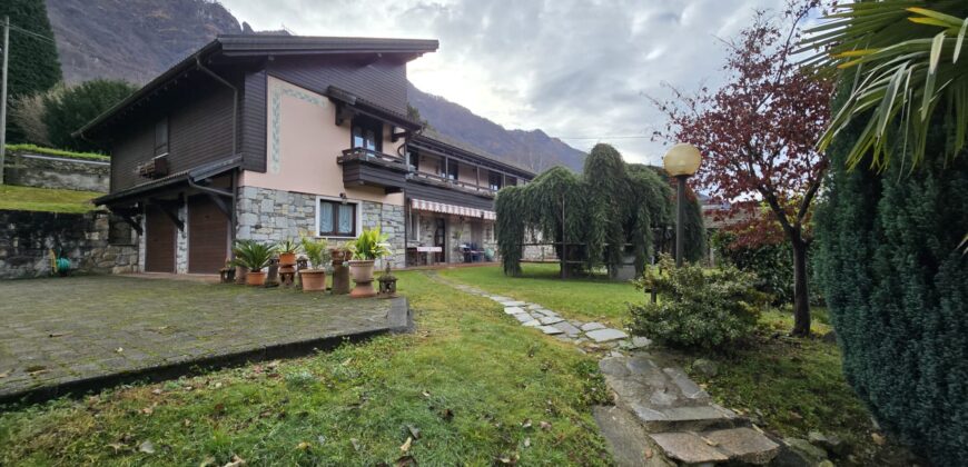 Foto Villa indipendente baciata dal sole e immersa nel verde, Granerolo