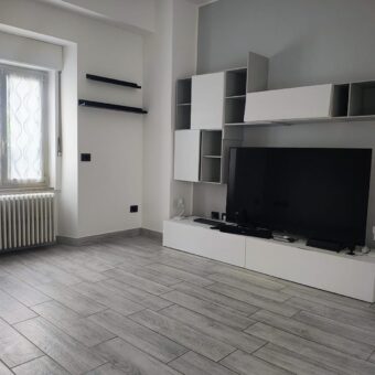 Trilocale ristrutturato con terrazzo , Trobaso