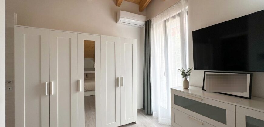 Foto Casa indipendente ristrutturata con terrazzo e giardino, Fondotoce