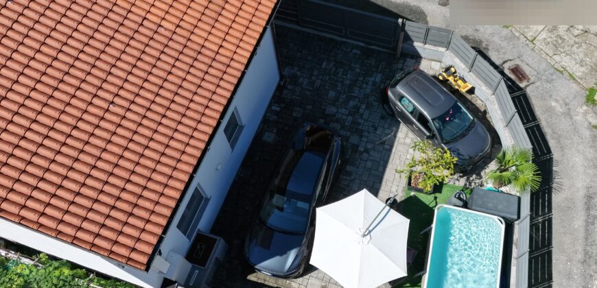 Foto Casa indipendente ristrutturata con terrazzo e giardino, Fondotoce