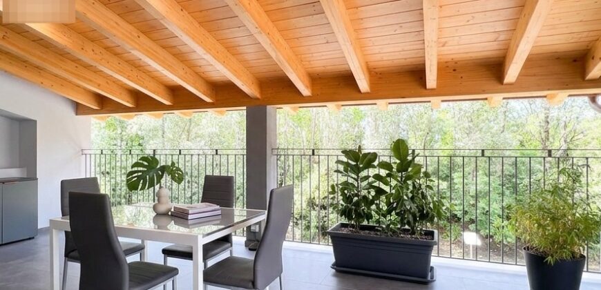 Foto Casa indipendente ristrutturata con terrazzo e giardino, Fondotoce