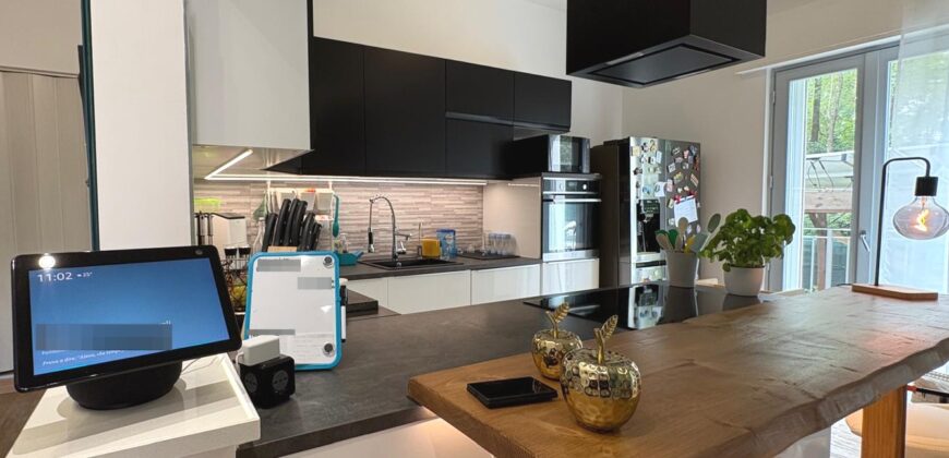 Foto Casa indipendente ristrutturata con terrazzo e giardino, Fondotoce
