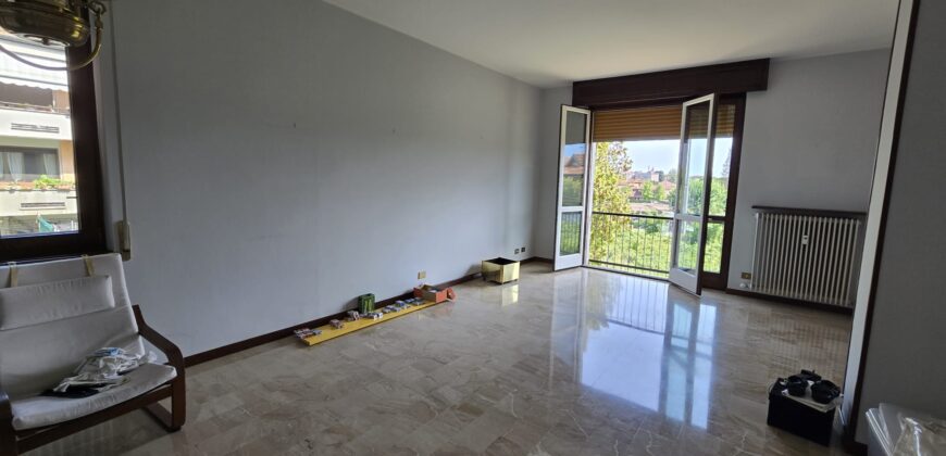 Foto Affittasi quadrilocale con box e cantina, Verbania