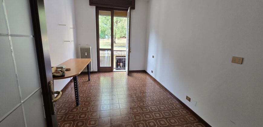 Foto Affittasi quadrilocale con box e cantina, Verbania