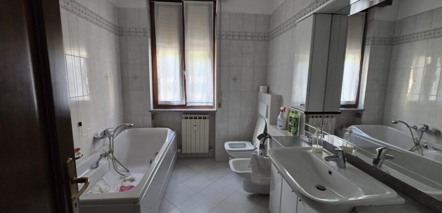 Foto Affittasi quadrilocale con box e cantina, Verbania
