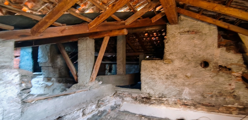 Foto Mansarda da Valorizzare in Palazzo Storico, Intra