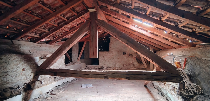 Foto Mansarda da Valorizzare in Palazzo Storico, Intra
