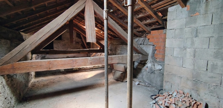 Foto Mansarda da Valorizzare in Palazzo Storico, Intra