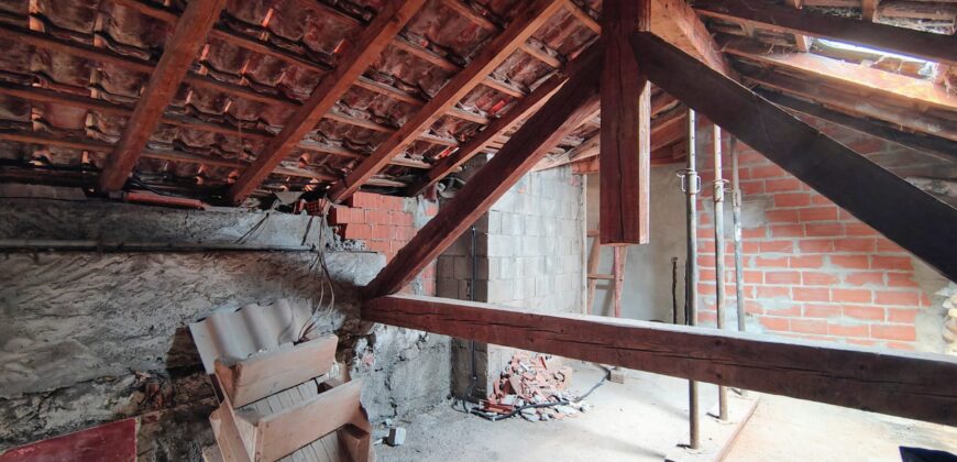Foto Mansarda da Valorizzare in Palazzo Storico, Intra