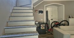 Anteprima foto Cambiasca: casa indipendente con posti auto
