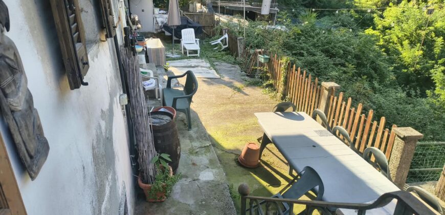 Foto Cambiasca: casa indipendente con posti auto