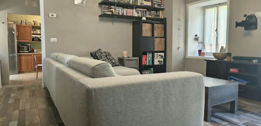 Foto Cambiasca: casa indipendente con posti auto