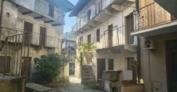 Anteprima foto Cambiasca: casa indipendente con posti auto