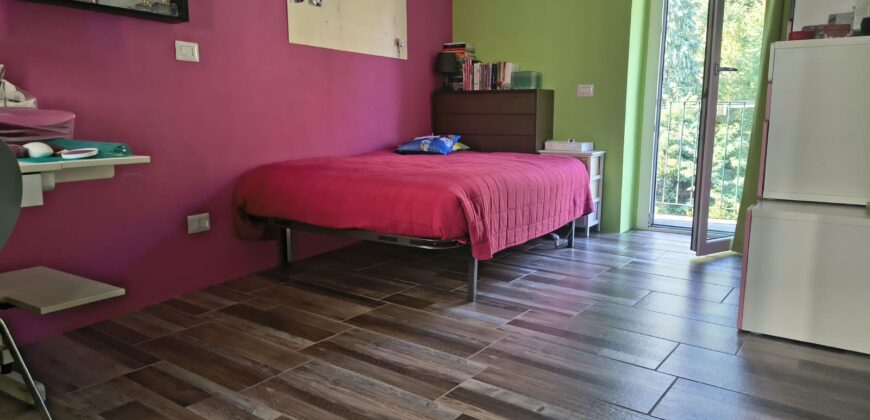 Foto Cambiasca: casa indipendente con posti auto