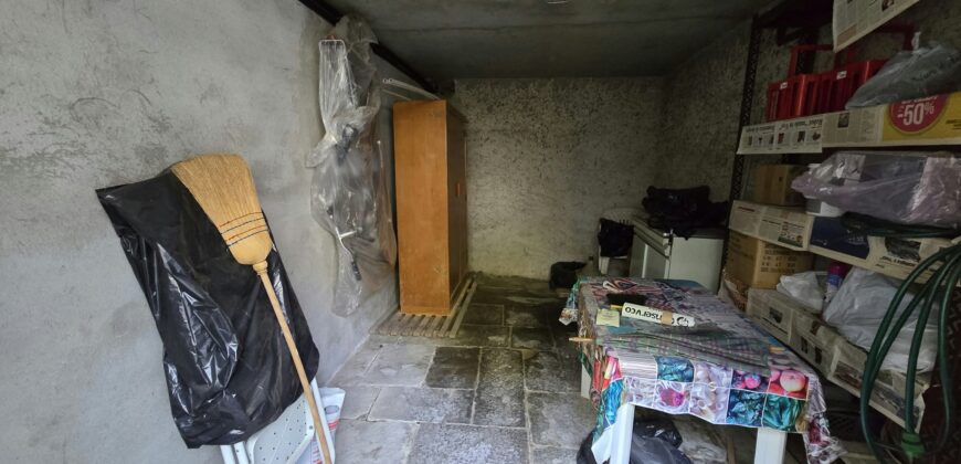Foto Appartamento con terrazzo e due posti auto, Vignone