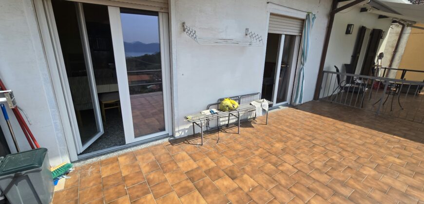 Foto Appartamento con terrazzo e due posti auto, Vignone