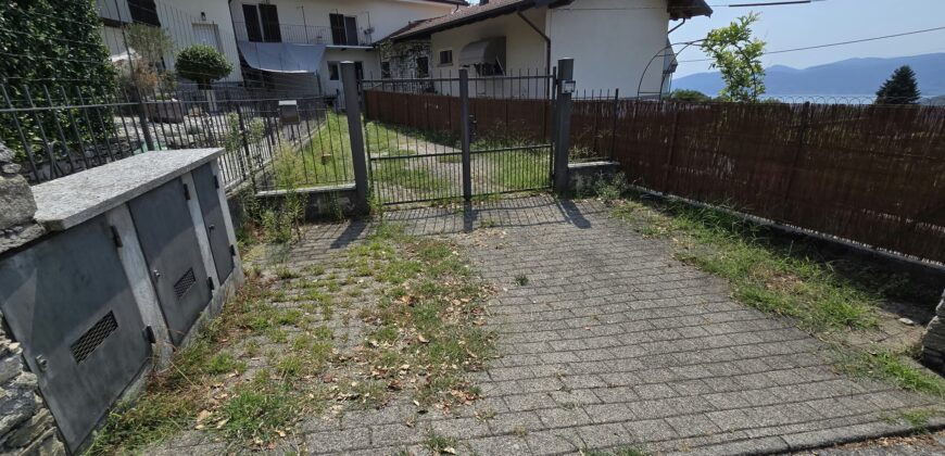Foto Appartamento con terrazzo e due posti auto, Vignone