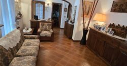 Anteprima foto Casa semi-indipendente su tre livelli con box e taverna, Migiandone
