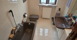 Anteprima foto Casa semi-indipendente su tre livelli con box e taverna, Migiandone