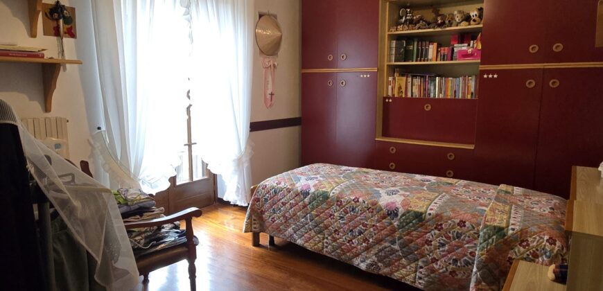 Foto Casa semi-indipendente su tre livelli con box e taverna, Migiandone