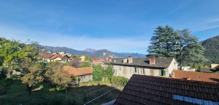 Foto Ampio quadrilocale da ristrutturare, Casale Corte Cerro