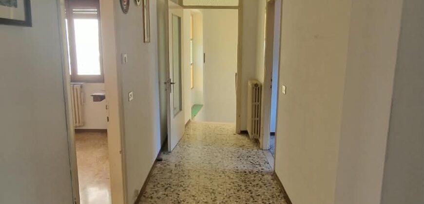 Foto Ampio quadrilocale da ristrutturare, Casale Corte Cerro