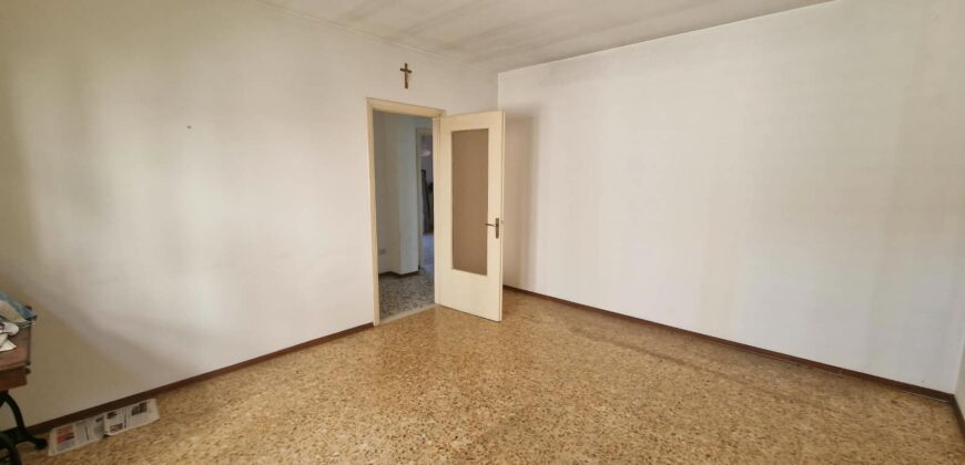 Foto Ampio quadrilocale da ristrutturare, Casale Corte Cerro