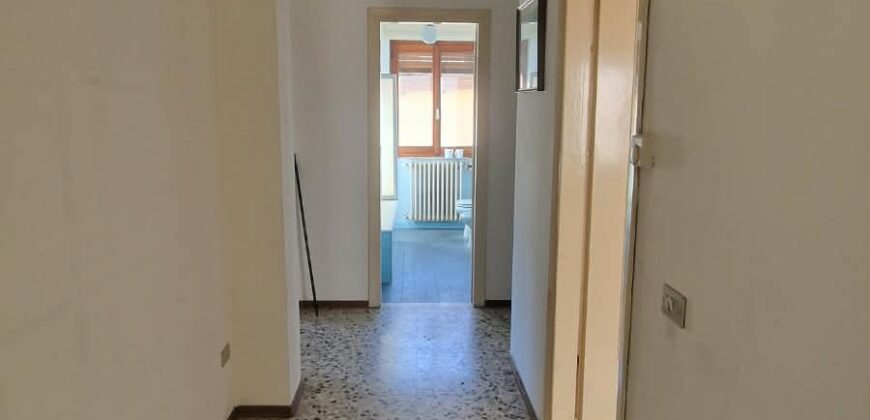 Foto Ampio quadrilocale da ristrutturare, Casale Corte Cerro